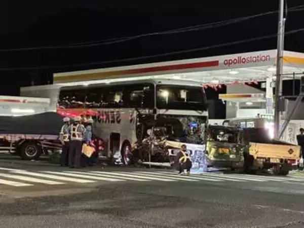 【速報】バスとトラックなど車５台が絡む事故　複数人が病院搬送も全員意識あり　大阪・四條畷市の国道163号線