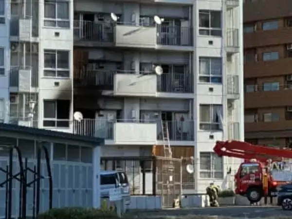 12階建て市営住宅で火災　女性２人がケガをして病院搬送　大阪・浪速区
