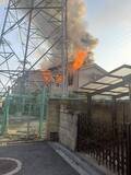 「大阪・柏原の住宅で火事　１人死亡確認、住人女性か　近鉄大阪線一時運転見合わせに」の画像1