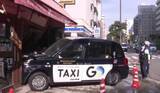 「【速報】タクシーが衝突事故のはずみで店に突っ込む　運転手と乗客が軽傷　大阪・中央区」の画像1