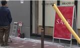 「【速報】大阪・梅田のブランド買取店で窃盗事件　何者かがガラスを割って侵入　高級ブランドバッグなど数十点盗まれる」の画像1