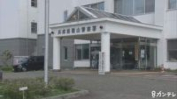 兵庫県警篠山警察署の交通課長（事件当時）　20代の女性警察官の家に侵入した疑いで逮捕　署内の更衣室に侵入し女性警察官と遭遇も
