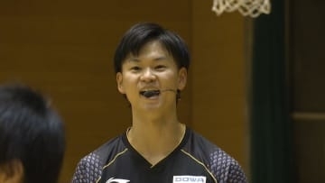 五輪2大会“銅”バドミントン渡辺勇大選手が小学生と交流　米穀卸売の高知食糧とスポンサー契約で実現「楽しいですね！この気持ちを忘れちゃいけない」