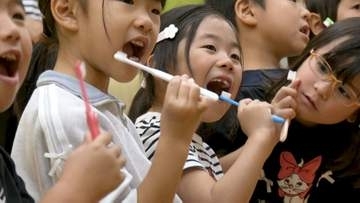 音楽に合わせて楽しく！園児が学ぶ“正しい手洗い・歯磨き”　花王と連携し土佐市内全園で展開へ【高知・土佐市】