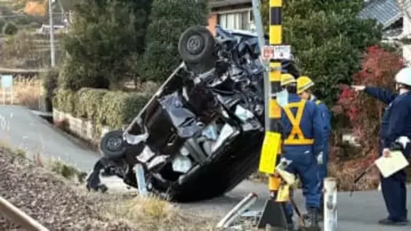 【運転再開】車が踏切内で脱輪、そこに列車が衝突⋯けが人なし、一部区間で運転見合わせ→午後5時35分に再開　列車運転手は「ブレーキかけたが間に合わず」　（9日午後6時時点）