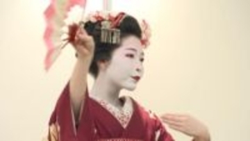 「阿闍梨餅」求め5階→3階まで行列、17歳で花柳界に飛び込んだ舞妓・叶静さん(19)が“春の舞”披露⋯古都の食・文化を堪能「大京都名舗展」開幕