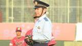 「京大野球部出身、50歳の県警本部長が始球式で94km/hマーク 現役投手も驚愕「すごい⋯スカウトしたい」【高知県警・岩田康弘本部長】」の画像1