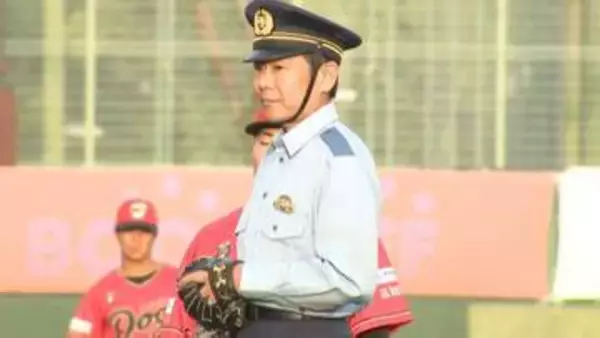 京大野球部出身、50歳の県警本部長が始球式で94km/hマーク 現役投手も驚愕「すごい⋯スカウトしたい」【高知県警・岩田康弘本部長】