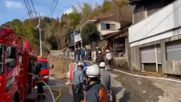 【火事現場動画あり】5分ほど目を離している間に…いの町で民家などが燃える火事　けが人なし
