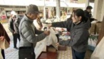 「家族4人でいただきます！」2025年最後の日　商店街は“年越しそば”を買い求める客でにぎわう　物価高で値上げも「根強い人気」【高知】