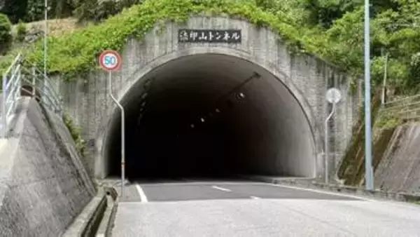 自転車がトンネルで大型トラックに追突され72歳の男性が死亡　トラックの運転手を現行犯逮捕【高知・須崎市】