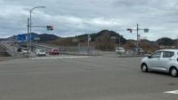 ライトバンと軽乗用車が交差点で衝突、ライトバン運転の72歳女性が死亡（高知・南国市）