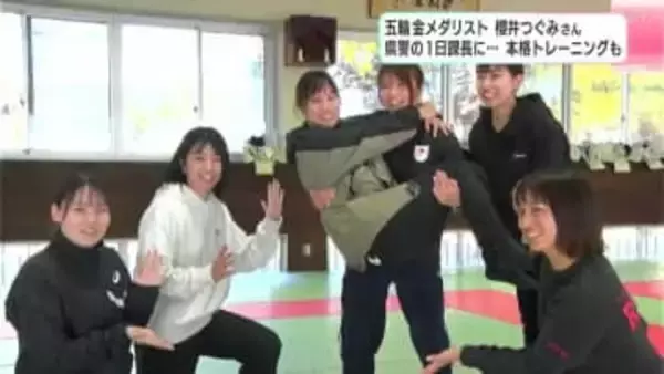 女性警察官など対象にトレーニング指導も…金メダリストの櫻井つぐみさん　高知県警の一日課長に