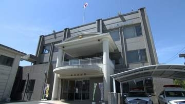 「雷で倉庫が燃えています」と119番通報　倉庫１棟全焼けが人なし【高知・佐川町】