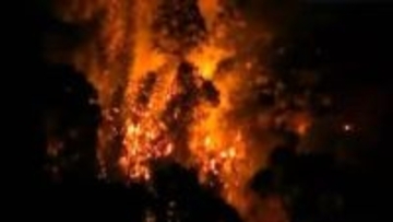 発生から10時間以上の山火事、依然「鎮圧・延焼の繰り返し」⋯延焼の要因は「風の影響」、消防は約100人体制で消火活動（31日0:00時点）高知・土佐市