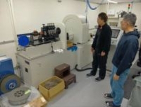 「耳痛い…」悩みからたどりついた「最軽量のメガネ」　3グラム以下、福井産ではなく実は「お隣」から