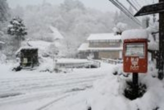 【速報】京都市の奥座敷、一面の雪景色に　真冬に逆戻り、10センチ以上の「名残雪」