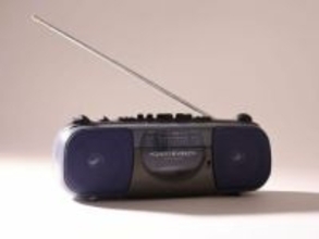 「サンドウィッチマン」ラジオ番組、KBS京都で音声が途絶えるトラブル　生放送の冒頭7分間