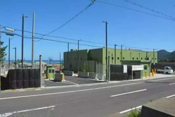 米軍通信所が敷地外にフェンスを「越境設置」　防衛省が市に説明、是正工事へ