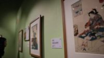 美人に抱かれてうっとり...浮世絵に書かれたネコの姿は？京都の美術館「えき」KYOTOで展覧会