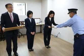 「アルバイト先の女性の中絶費用を…」　80代女性の高額出金に違和感　詐欺被害防いだ銀行員を表彰