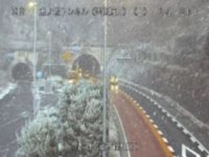 【速報】京都府南部で降雪観測　京都国道事務所が不要不急の外出控えるよう呼びかけ