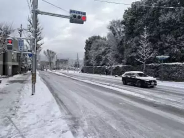 【速報】京都市内は道路に残雪、路面凍結も　通勤通学の人を直撃「疲れました」