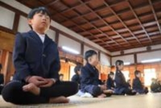 幼稚園児も座禅、じーっと集中　あくびこらえつつ「大変だったけど上手にできた」