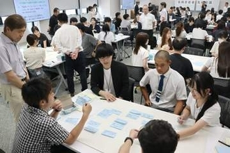 東大教授「私たちは崖っぷちにいる」温暖化の現状、若者が議論