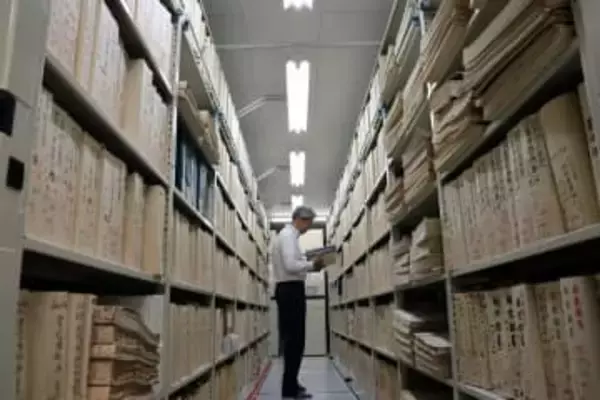 「歴史的文書」の「黒塗り」不服申し立てできない理由、京都府の判断とは