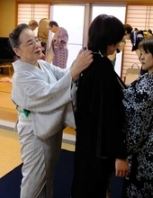 独自着付け方法の「宗家」京都府北部の78歳女性が半世紀、教室を続ける理由　情熱はどこから