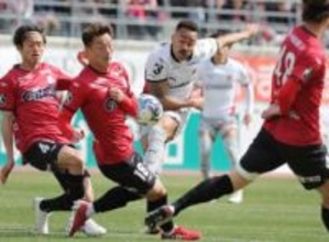 京都サンガ、岡山に敗れる　ボール奪われ打開できず、クロスから押し込まれる　