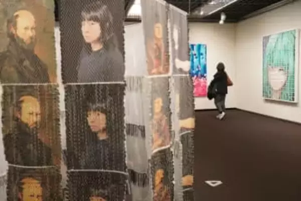 京都市中京区で若手芸術家の新鋭選抜展　「火山の噴火と人の誕生」立体造形、法廷画家の作品も