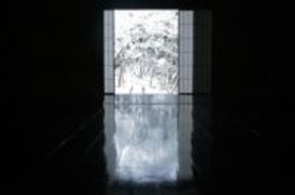 【速報】闇にきらめく「床の銀世界」　大雪の京都市、「床みどり」で知られる実相院