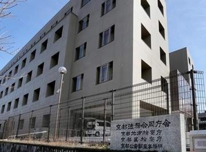 住宅街で大音量のラジオやギター　傷害疑いで逮捕の61歳男、鑑定留置