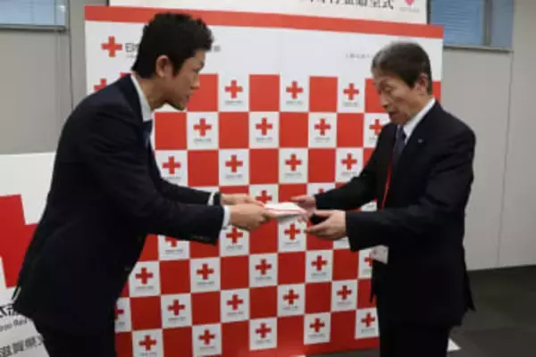 滋賀県民2万6千人の回答が寄付に 「健康増進に少しでも貢献したい」 日本生命が日赤へ贈呈