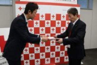 滋賀県民2万6千人の回答が寄付に 「健康増進に少しでも貢献したい」 日本生命が日赤へ贈呈