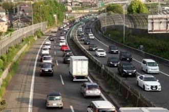名神高速のトンネル、車7台が相次いで衝突　渋滞が拡大、滋賀・大津