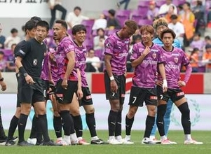 京都サンガ、清水に逆転負け　退場者で後半は10人に、耐えきれず　