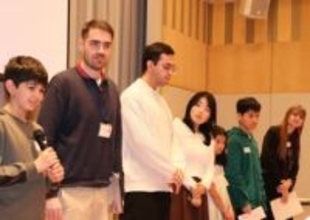 アラビア語やドイツ語で「桃太郎」朗読　外国ルーツの市民らと言語の壁考える　京都府亀岡市