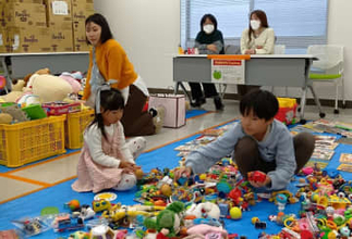 遊びでポイント、おもちゃと交換　親子連れでにぎわう　京都府北部で子育てフェス