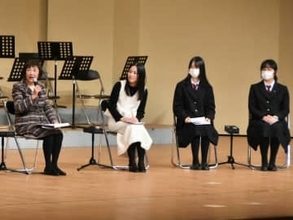 「音楽は場を共有。平和の感覚に近しい」京都出身・武田綾乃さん地元で講演