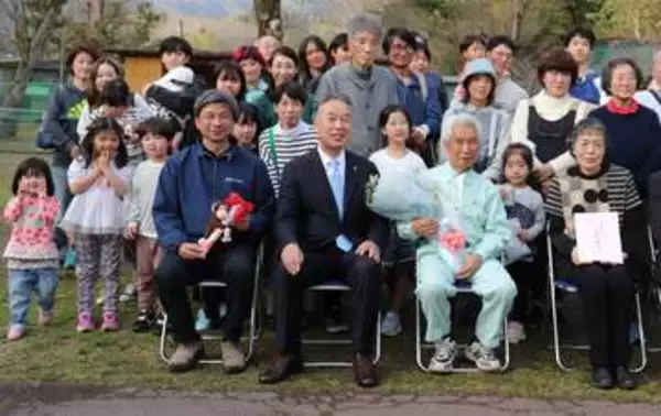 サルとイノシシのロデオで一躍有名、京都のアイデア動物園長が引退　触れ合い重視「どこにもない動物園」