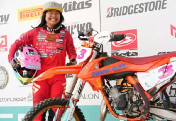 15歳の「二刀流」バイクで異例の挑戦続ける女子高校生、最上級クラスに昇格「私が競技盛り上げる」