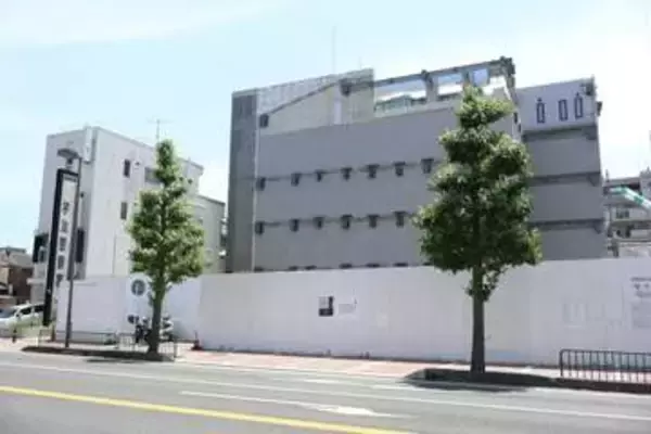 自転車で歩道を走行中、歩道脇のポールに接触して転倒　頭など打ち、68歳男性が死亡　