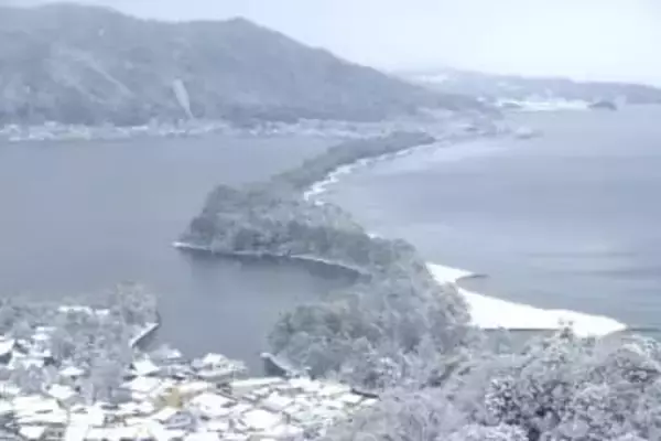 【速報】日本三景「天橋立」も雪化粧、幻想的な姿に　京都府北部で本格的な積雪