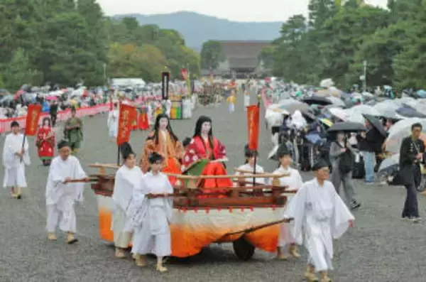 京都・時代祭「総額50億円以上」の装束が雨に濡れ、修復費用が増大　予想外の雨、どうすれば