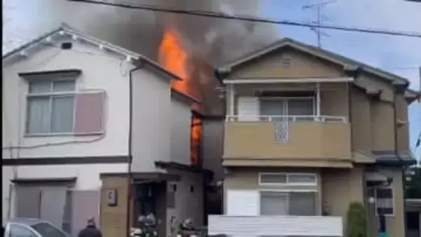 京都府城陽市で民家火災「黒い煙と真っ赤な炎」　遺体発見、住人1人と連絡取れず