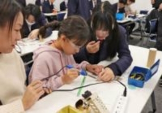 小中学生に工業高生が手ほどき、LED万華鏡製作　京都府綾部市、東京芸術大も共催