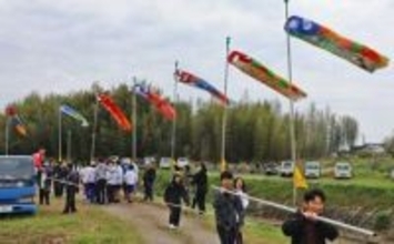 子どもらが絵付けした「鯉のぼり」元気に空を泳ぐ「工夫凝らした作品、ぜひ見に来て」大津・真野